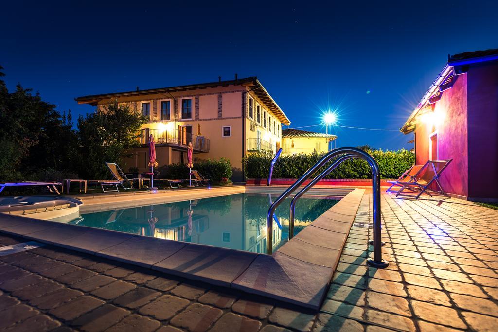 Agriturismo Bianconiglio Monforte dʼAlba المظهر الخارجي الصورة